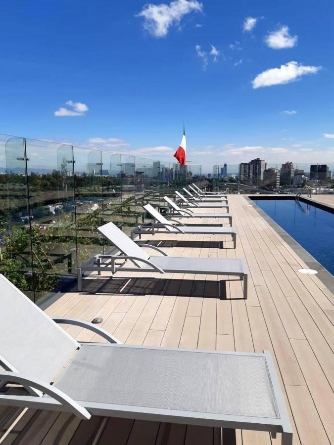 Galeria Plaza San Jeronimo Hotel Cidade do México Exterior foto Rooftop pool at the hotel
