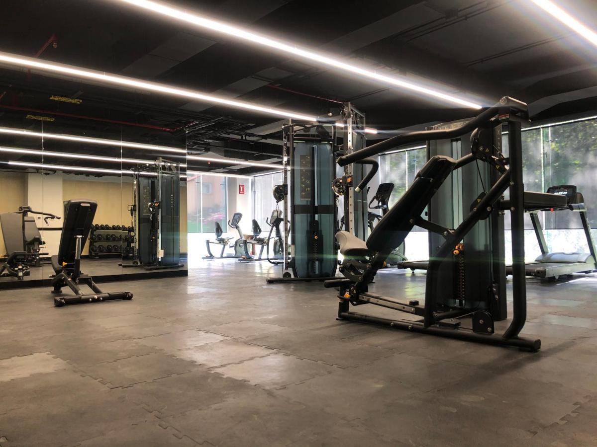 Galeria Plaza San Jeronimo Hotel Cidade do México Exterior foto The gym at the hotel